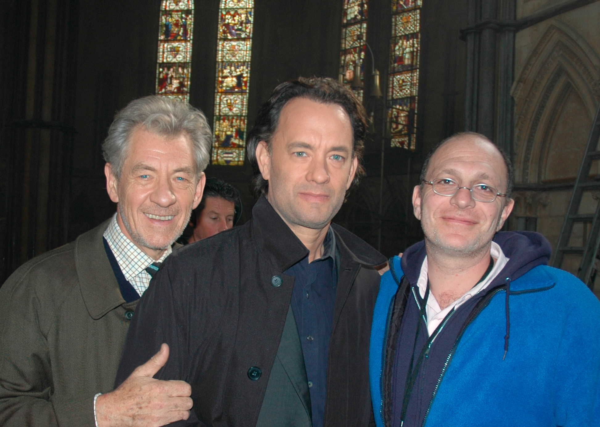 2005: Lincoln, UK. Ian McKellen,Tom Hanks and Akiva Goldsman on the set of “The Da Vinci Code”